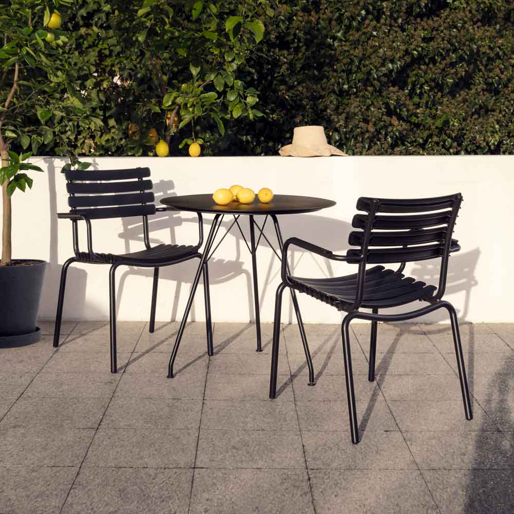 reclips-dining-chair with table