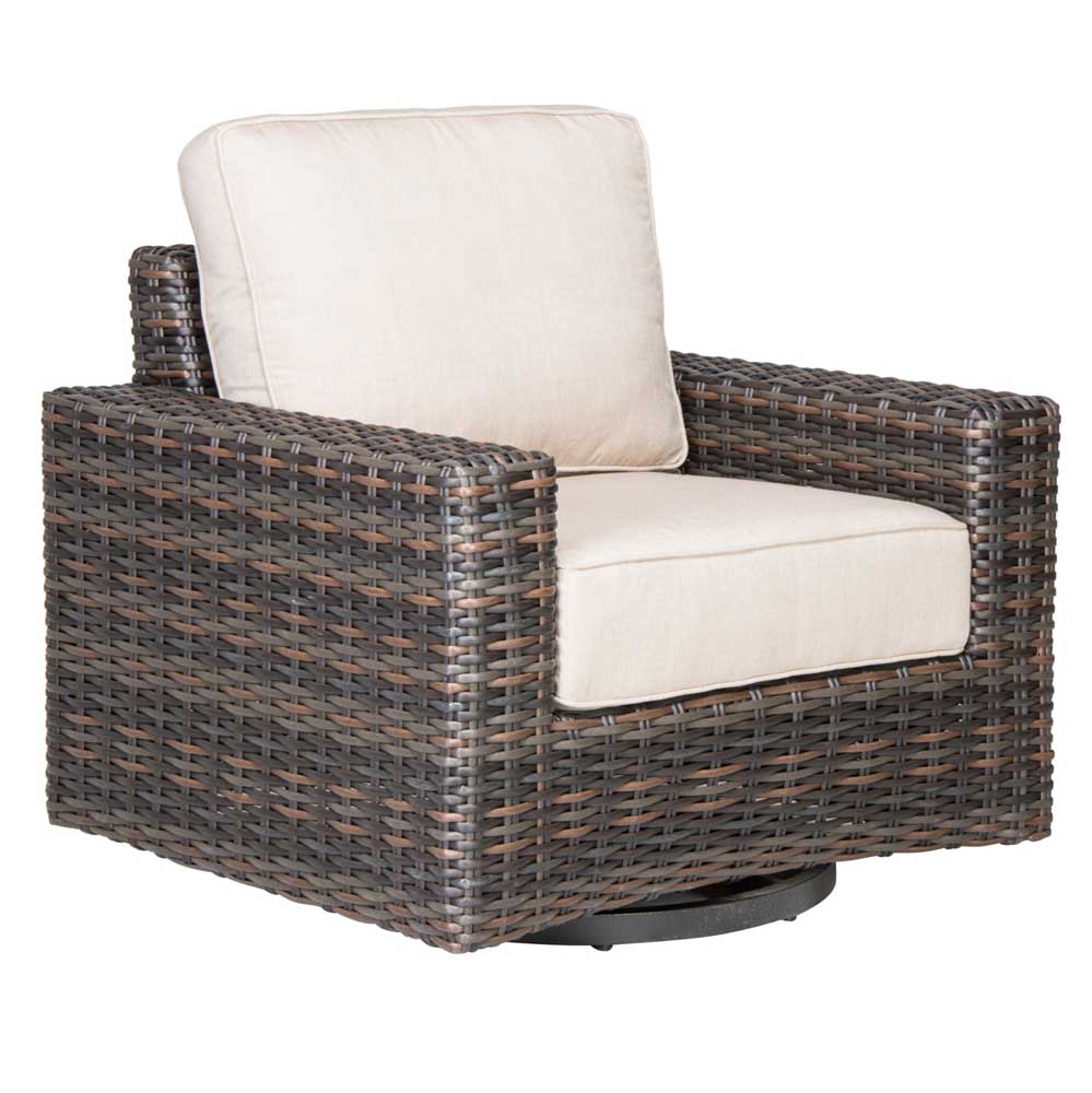 oceanside-wicker-cushioned-swivel-club-chair