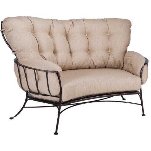 monterra-crescent-loveseat
